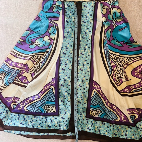 Beautiful Handkerchief skirt dress - Picture 8 of 9